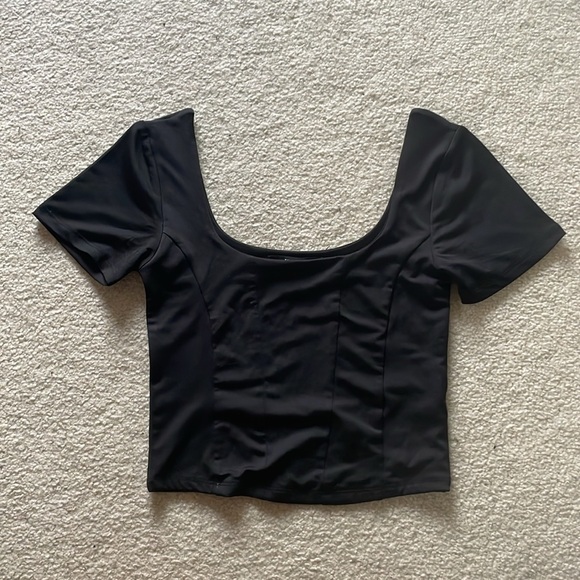 Women’s silk black cropped scoop neck/back top - Picture 2 of 3